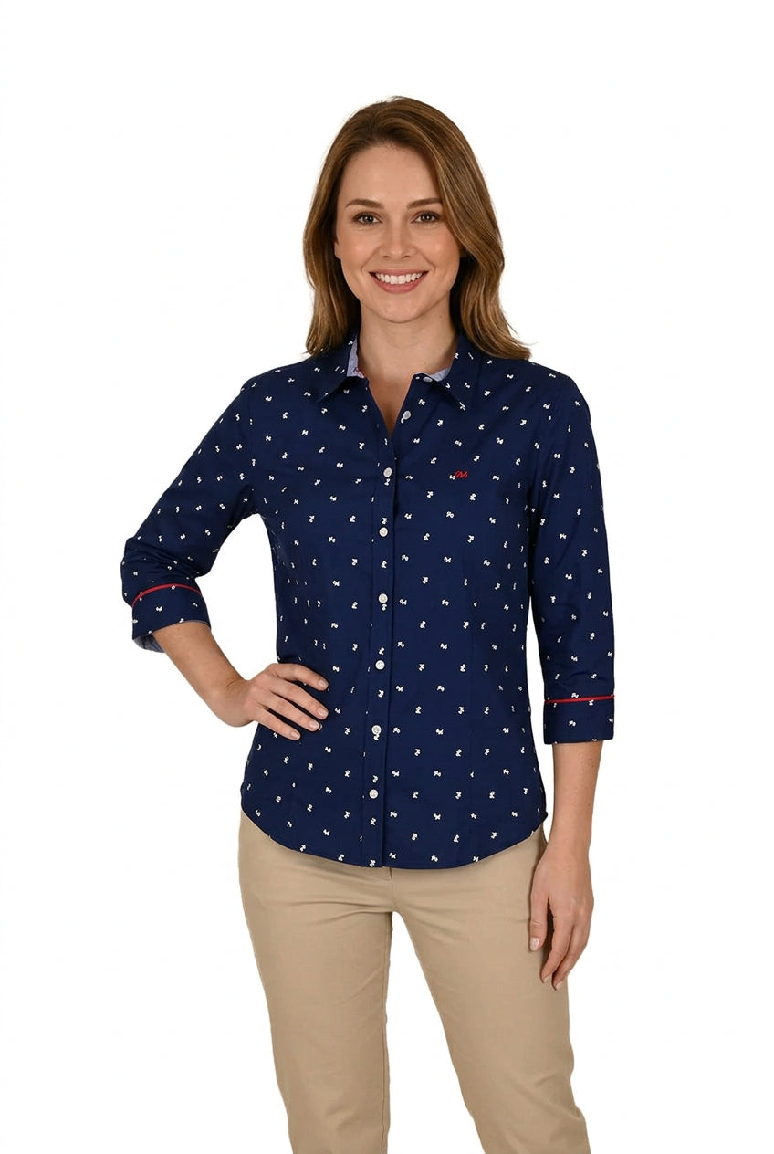 Blusa Ferrioni Internazionale Sammy azul marino con estampado, manga 3/4 y detalles en rojo, 100% algodón